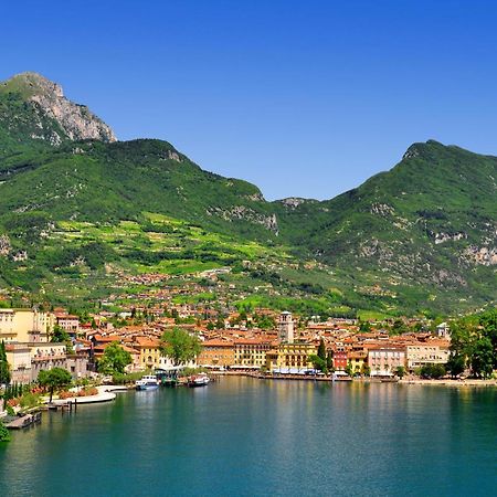 The Bon'Ora Apartment - Happy Rentals Riva del Garda Luaran gambar
